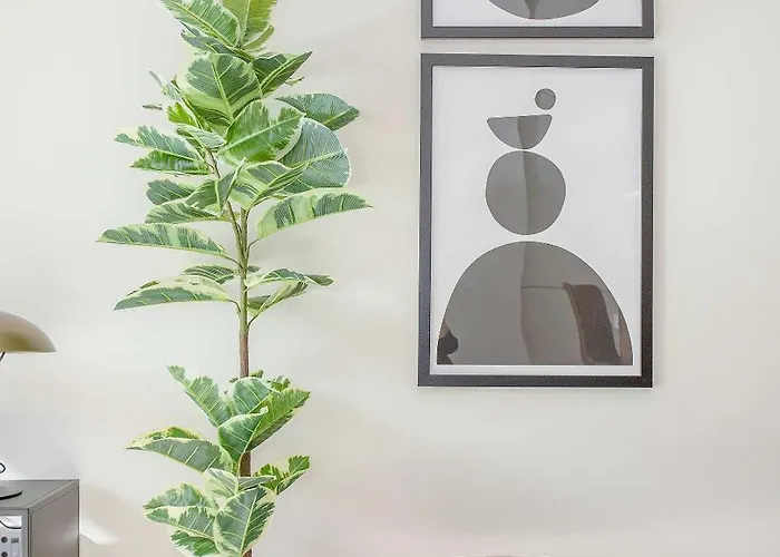 Liiiving In - Luxury Gallery I *