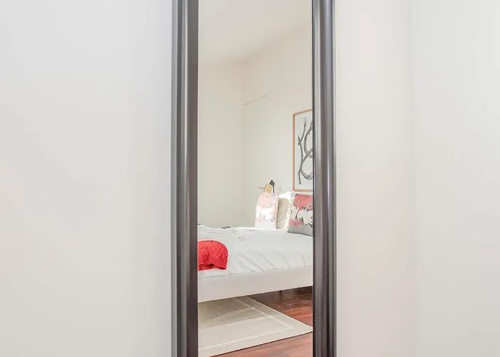 Liiiving In - Luxury Gallery I *